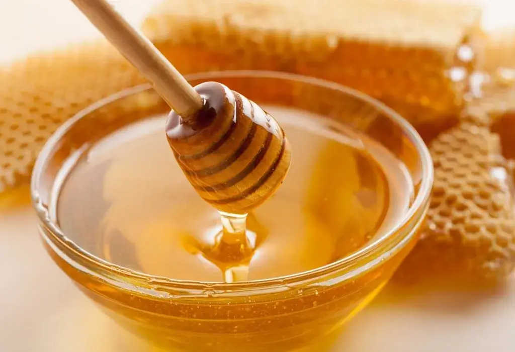 استفاده از عسل برای درمان منافذ پوستی _ بانو زی