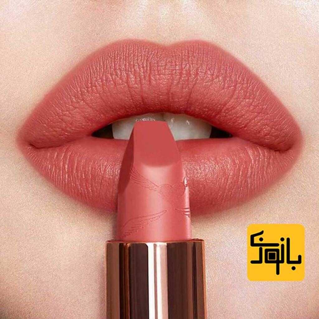 آرایش لب گلبهی دخترانه 