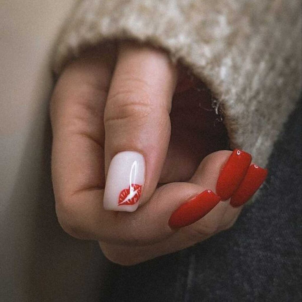 مدل های کاشت ناخن با طراحی لب