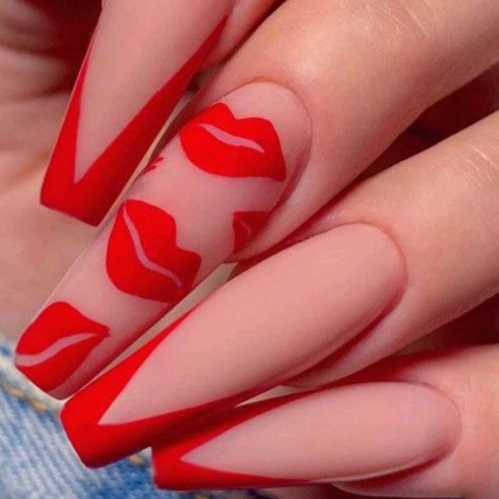 مدل های کاشت ناخن با طراحی لب