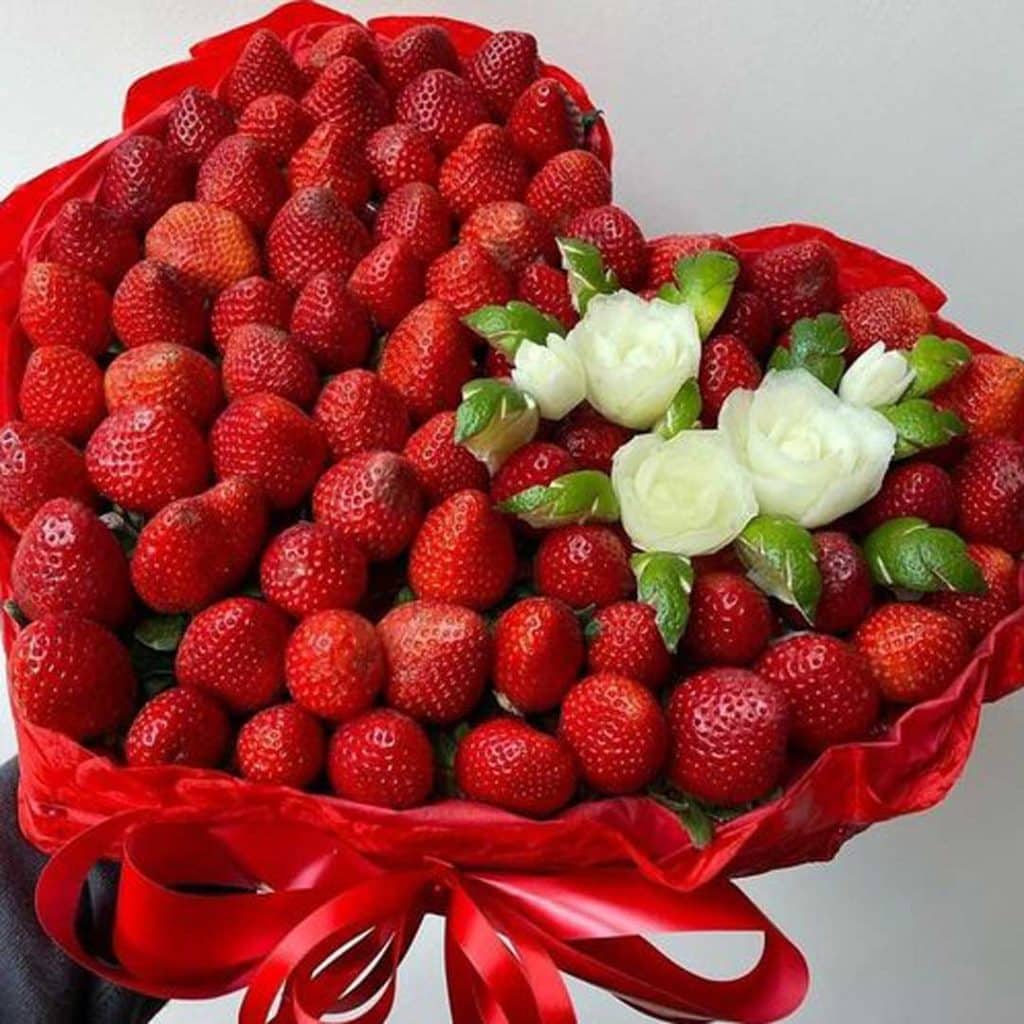 تزیین میوه به شکل قلب