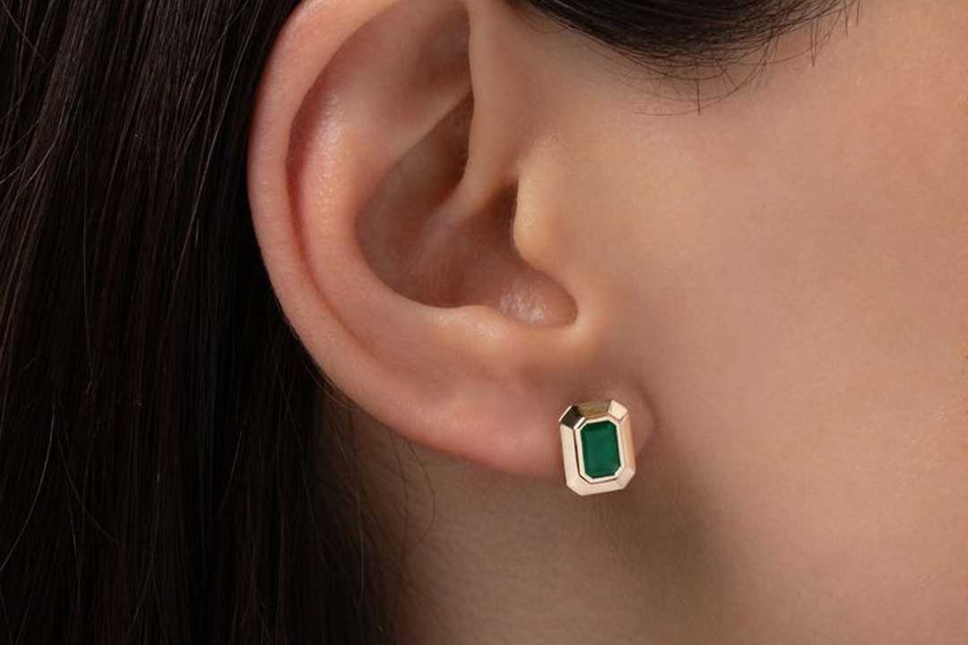 جدیدترین مدل های گوشواره طلای سنگ زمرد ساده و شیک ۱۴۰۵