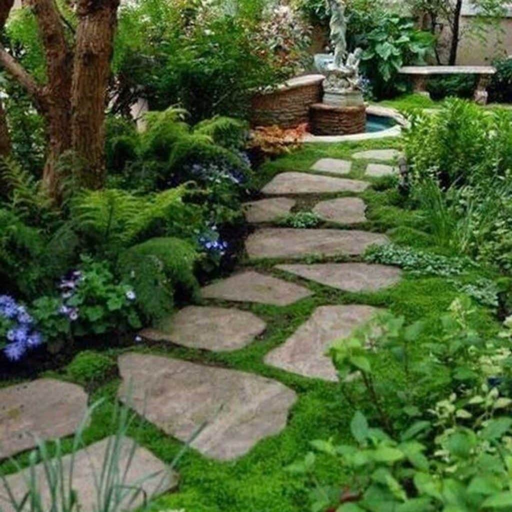  دیزاین کف راهرو باغ با سنگ و چمن