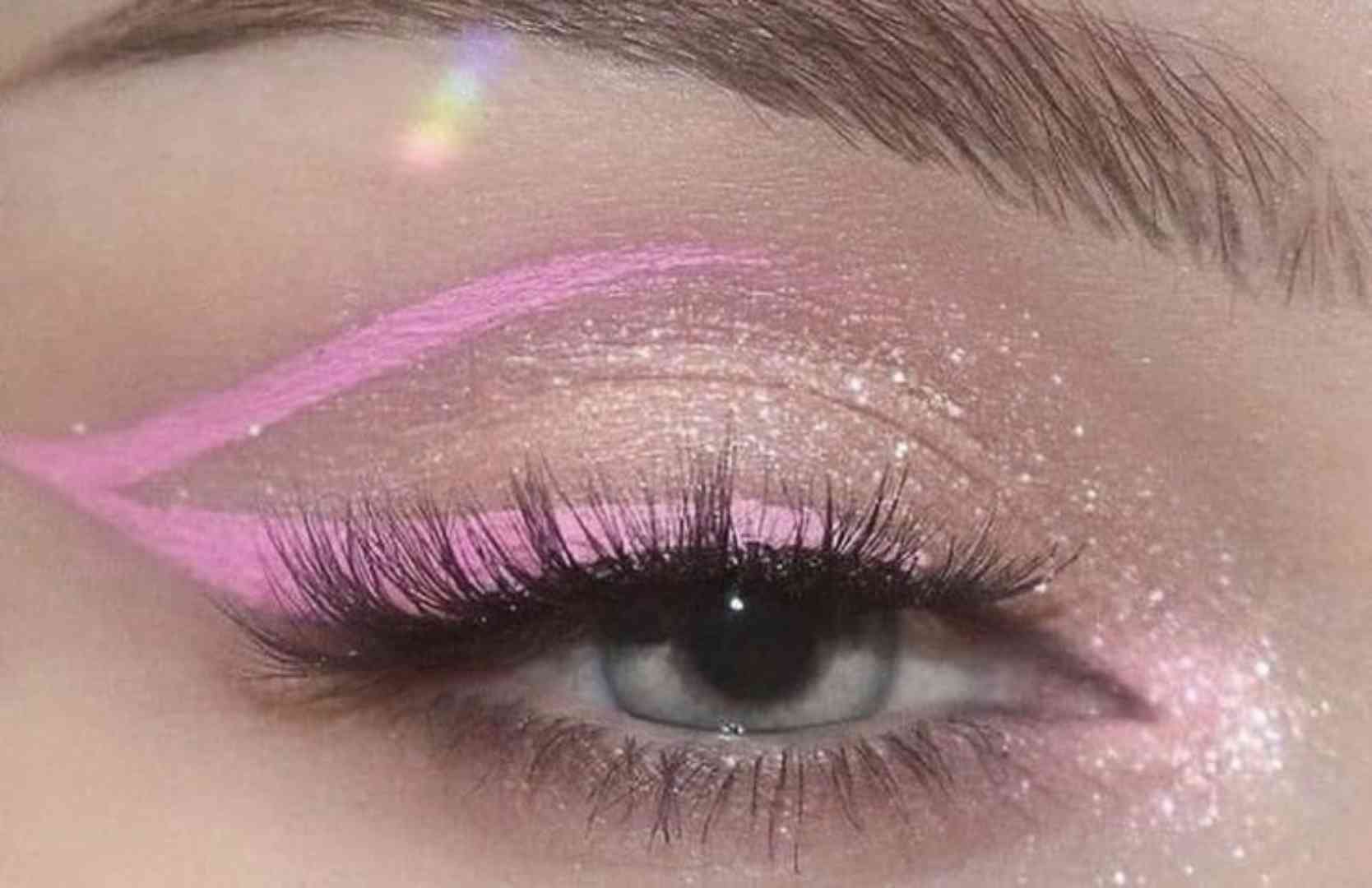 جدیدترین مدل های آرایشی خط چشم با رنگ بنفش ۱۴۰۵