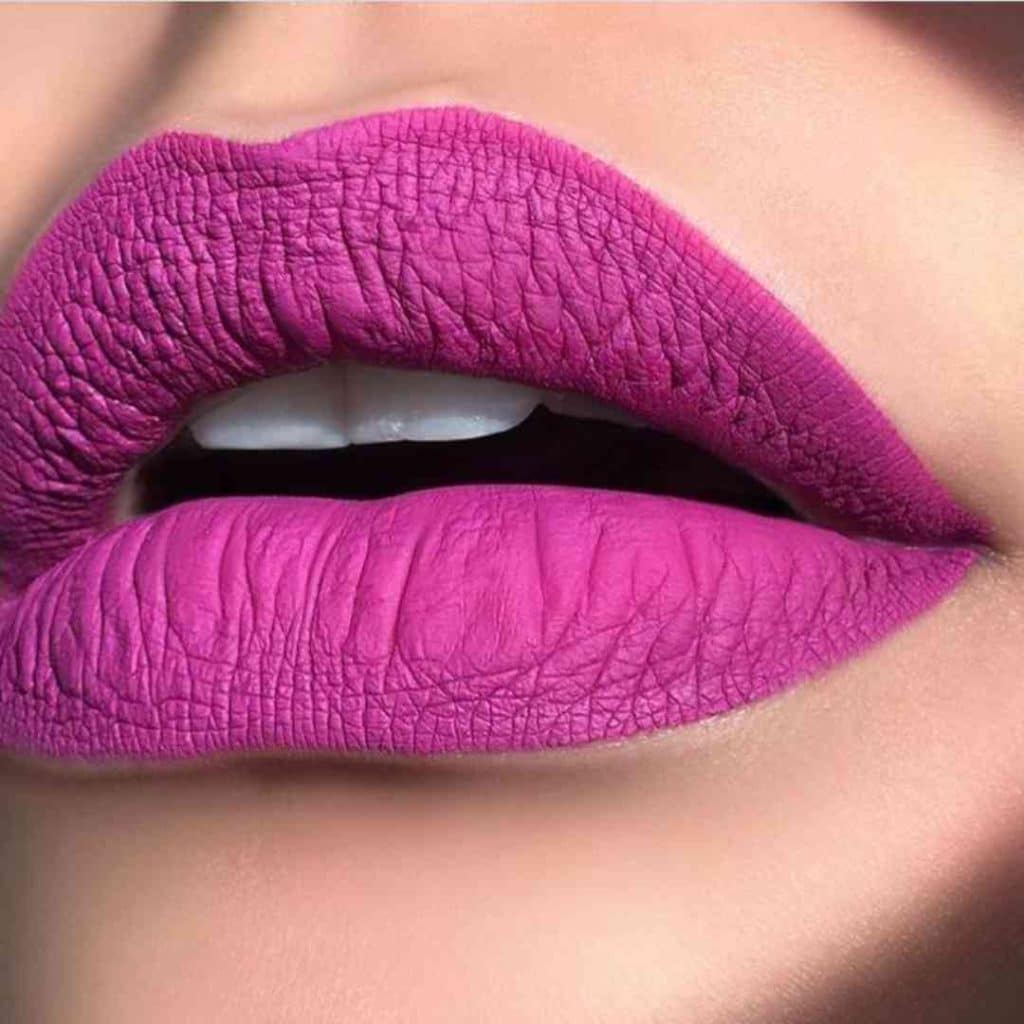 رژ لب صورتی برای پوست هنای گندمی