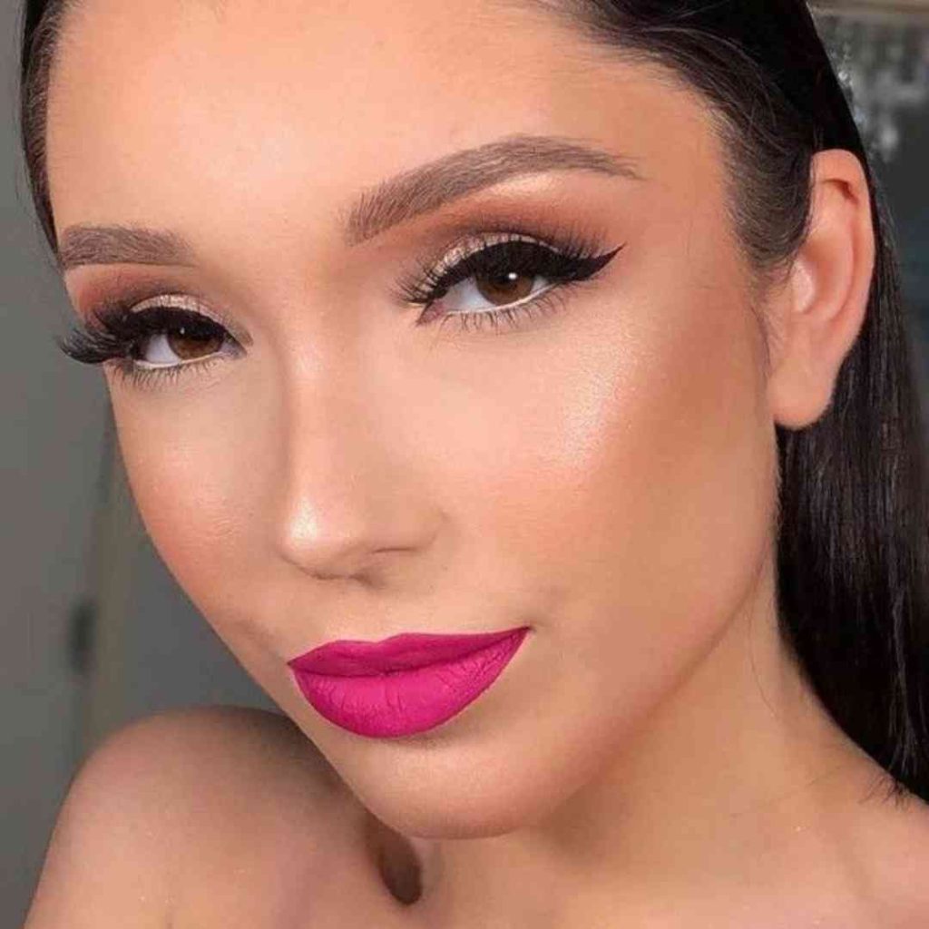 جدیدترین میکاپ با رژ لب صورتی