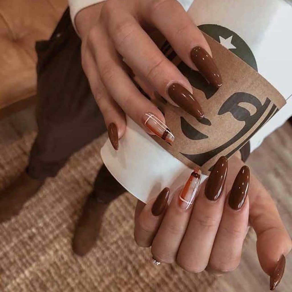 ناخن ساده و مینیمال