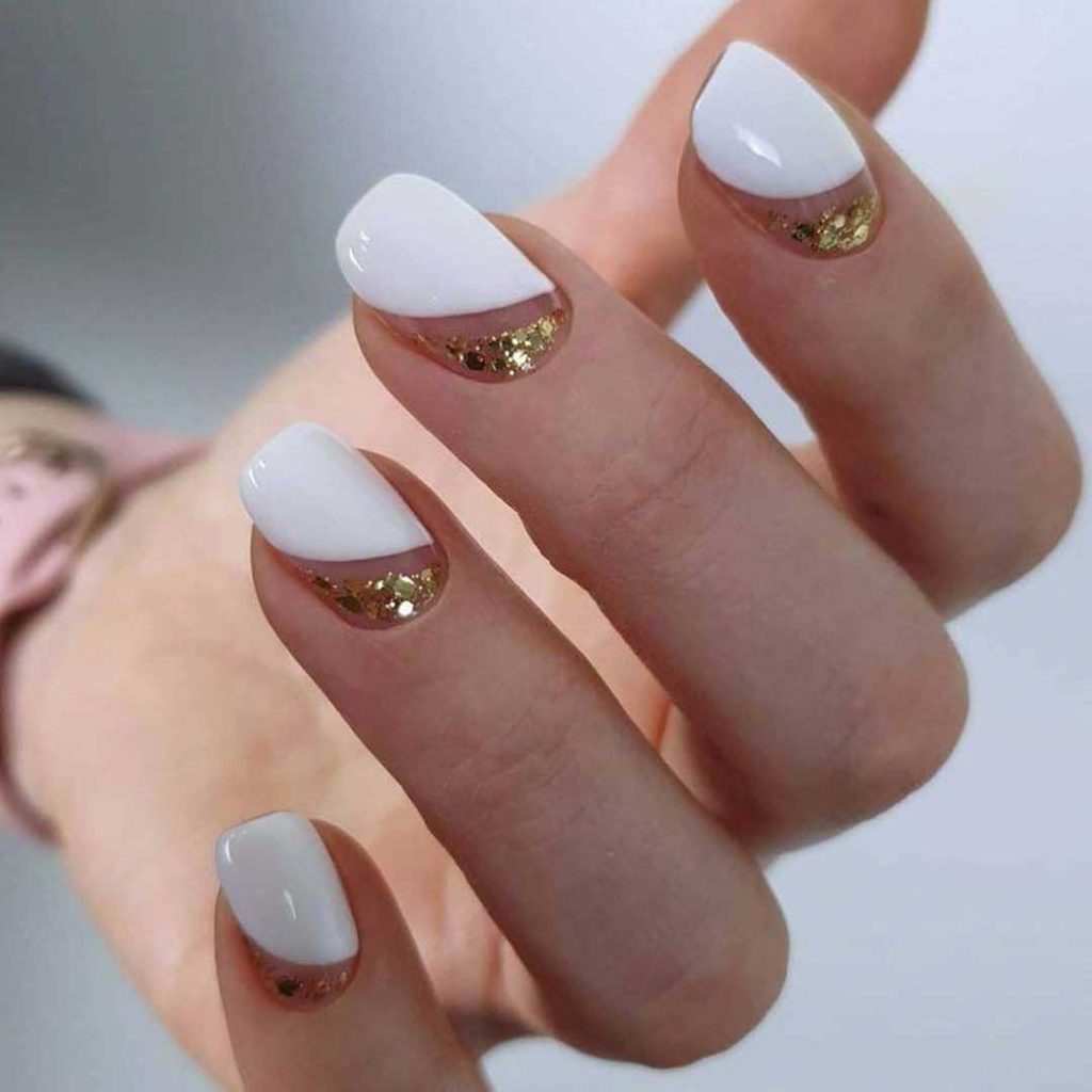 ناخن طلایی شیک
