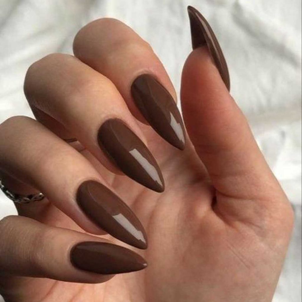 ناخن قهوه ای