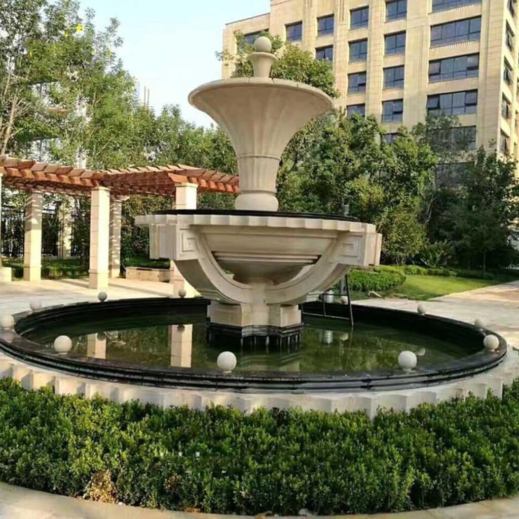 آبنمای سنگی بزرگ