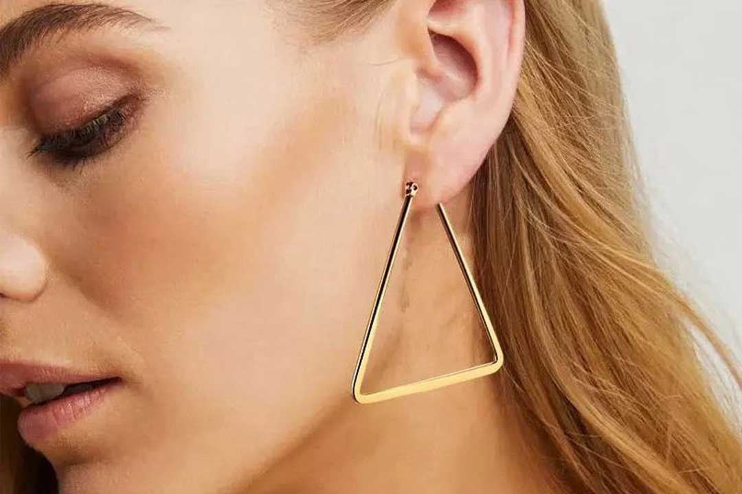 زیباترین مدل های گوشواره طرح مثلث دخترانه و ظریف ۱۴۰۵