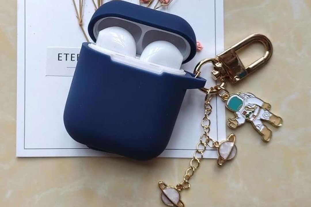 شیک ترین مدل های کاور ایرپاد سیلیکونی ساده آویزدار ۱۴۰۵