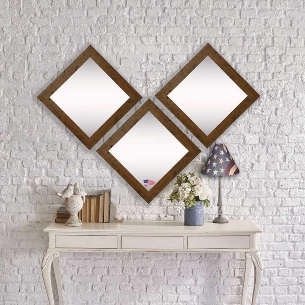 آینه دیواری طرح لوزی چوبی