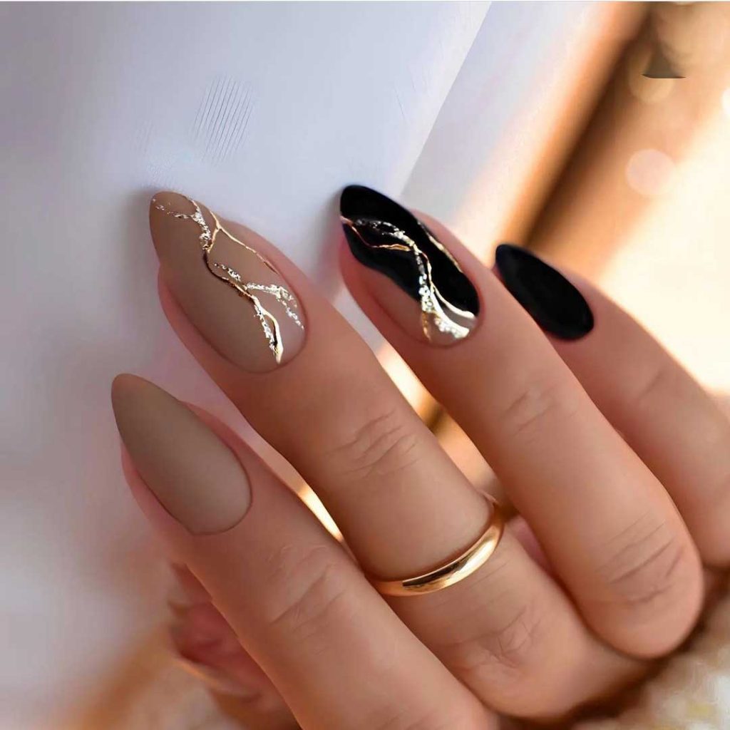 طرح ناخن مینیمال