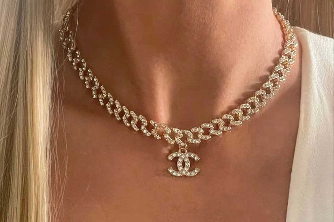 لاکچری ترین مدل های گردنبند زنانه برند CHANEL ۱۴۰۵