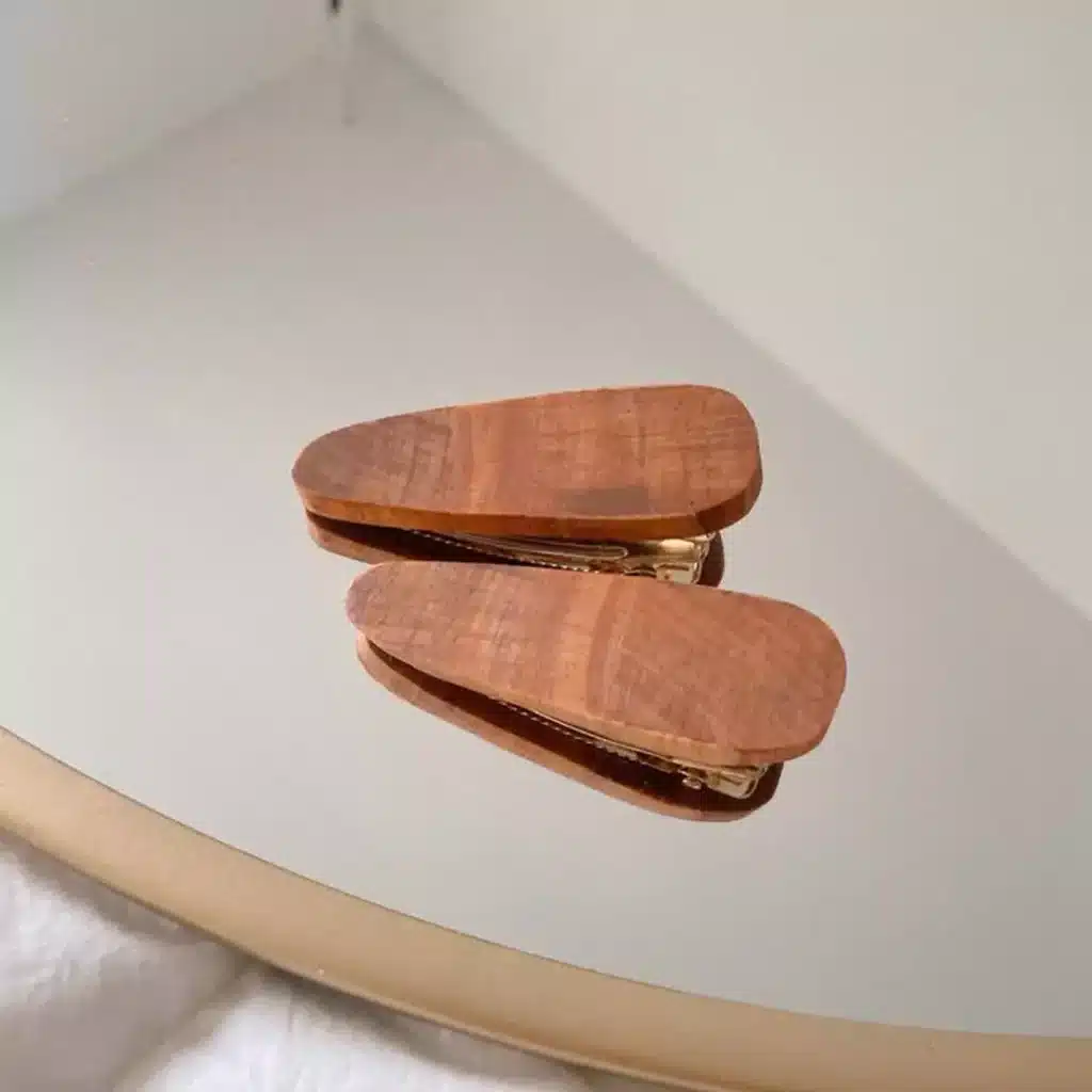 گیره موی طرح چوبی مثلثی
