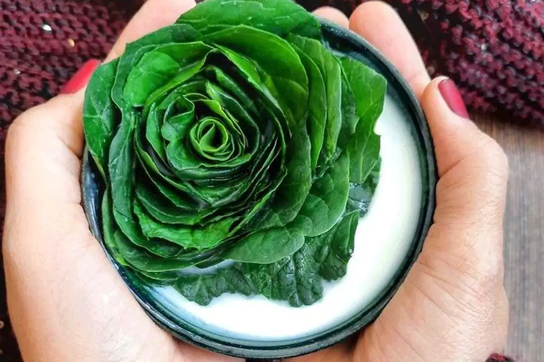 مواد لازم و طرز تهیه بورانی اسفناج