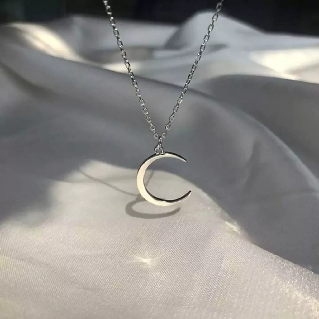 آویز گردنبند ماه 