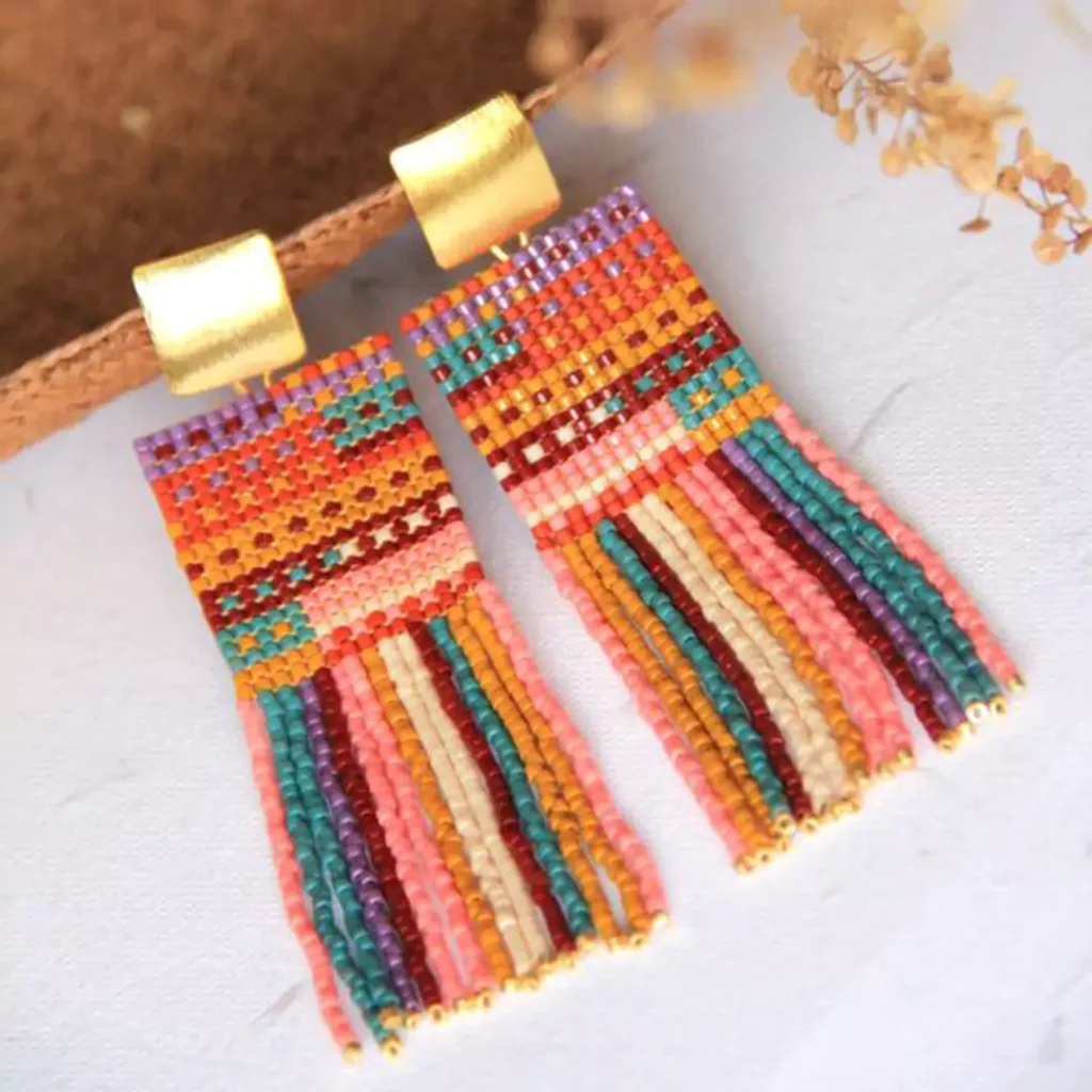 گوشواره منجق دوزی