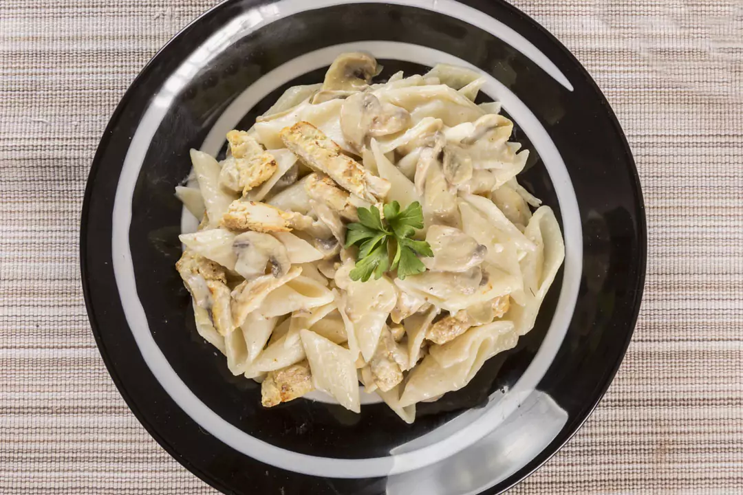 طرز تهیه و مواد لازم پاستا آلفردو بدون خامه