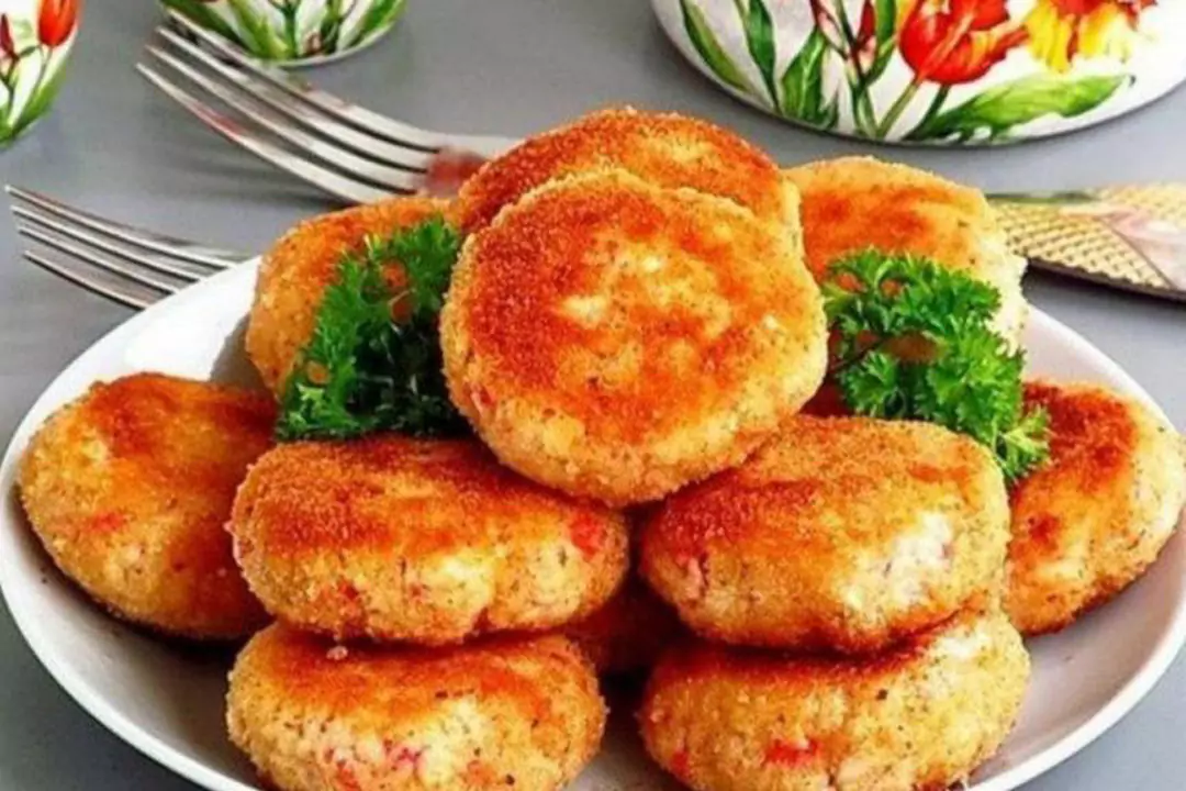 طرز تهیه کوکو سیب زمینی پنیری + مواد لازم