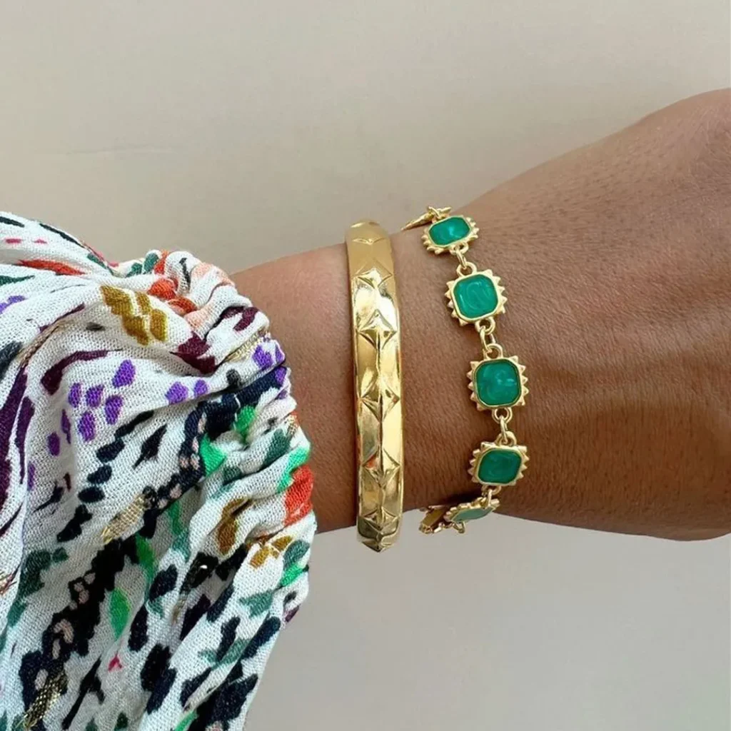 دستبند طلا با سنگ سبز دخترانه