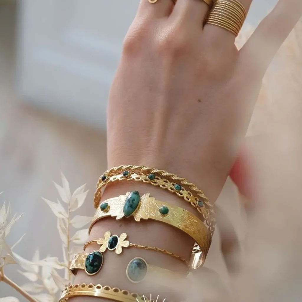 دستبند طلا با سنگ سبز طلا