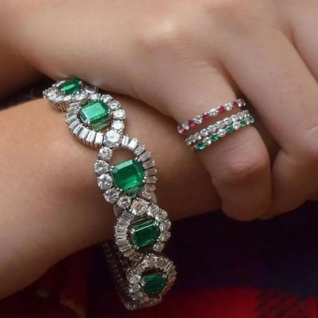 دستبند طلا با سنگ سبز زیبا