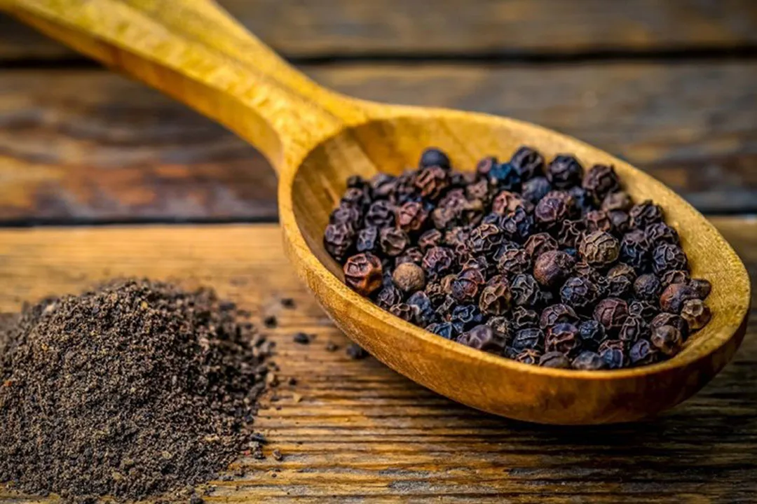 دانستنی هایی درباره خواص بی شمار دانه ای کوچک بنام فلفل سیاه