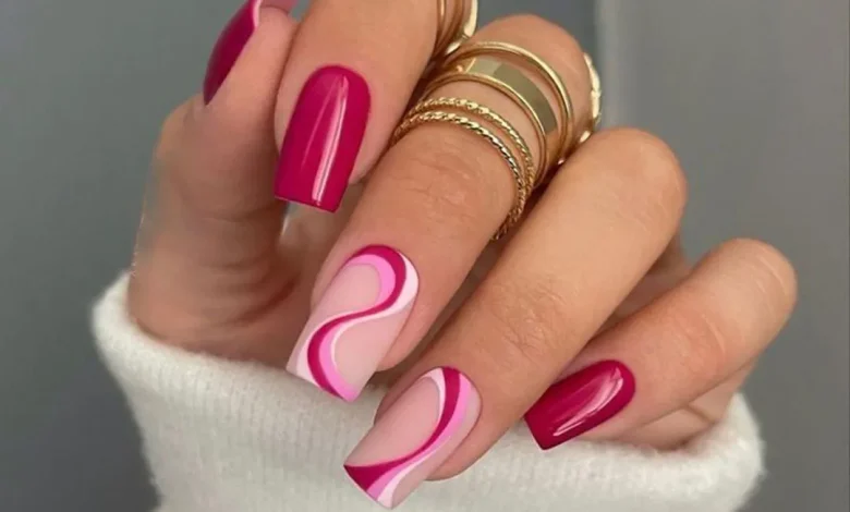 Nails with attractive spring colors