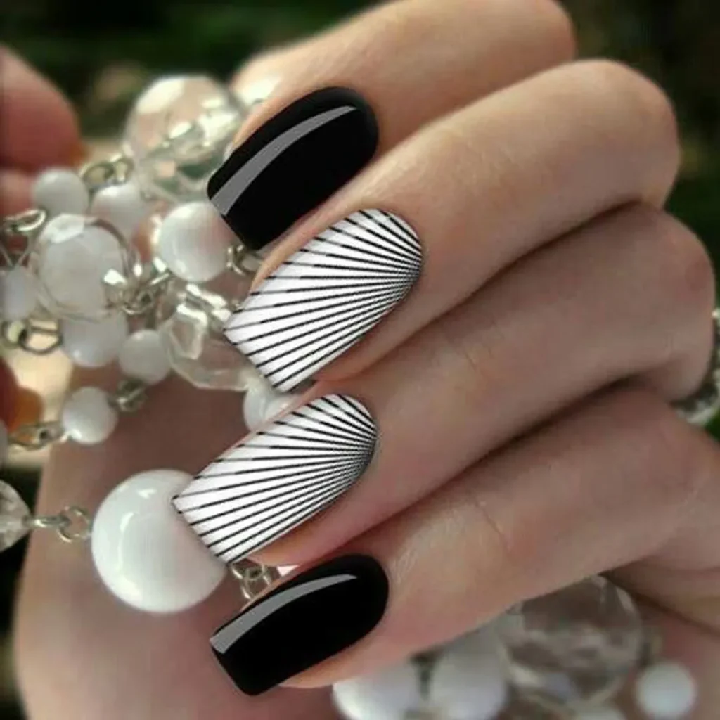   Modern black and white design nails