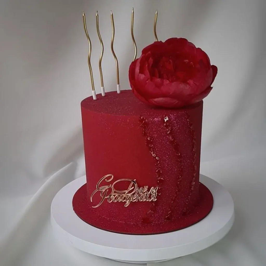 Luxury red and crimson cake