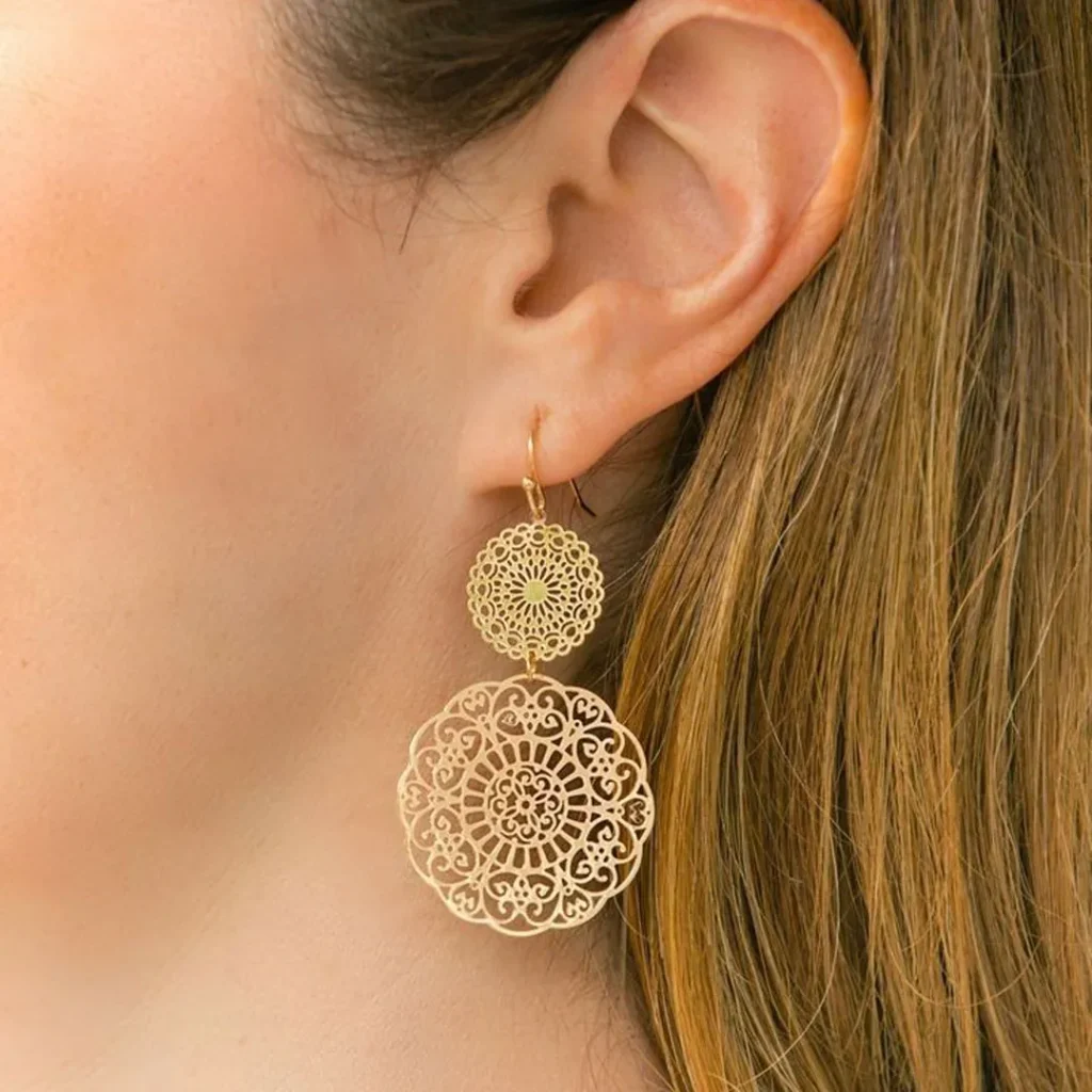 گوشواره طلا با طراحی کلاسیک جذاب و خاص