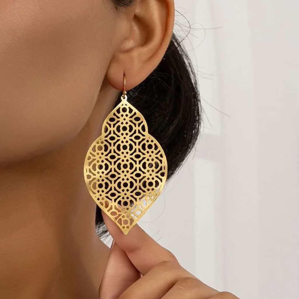 گوشواره طلا با طراحی کلاسیک