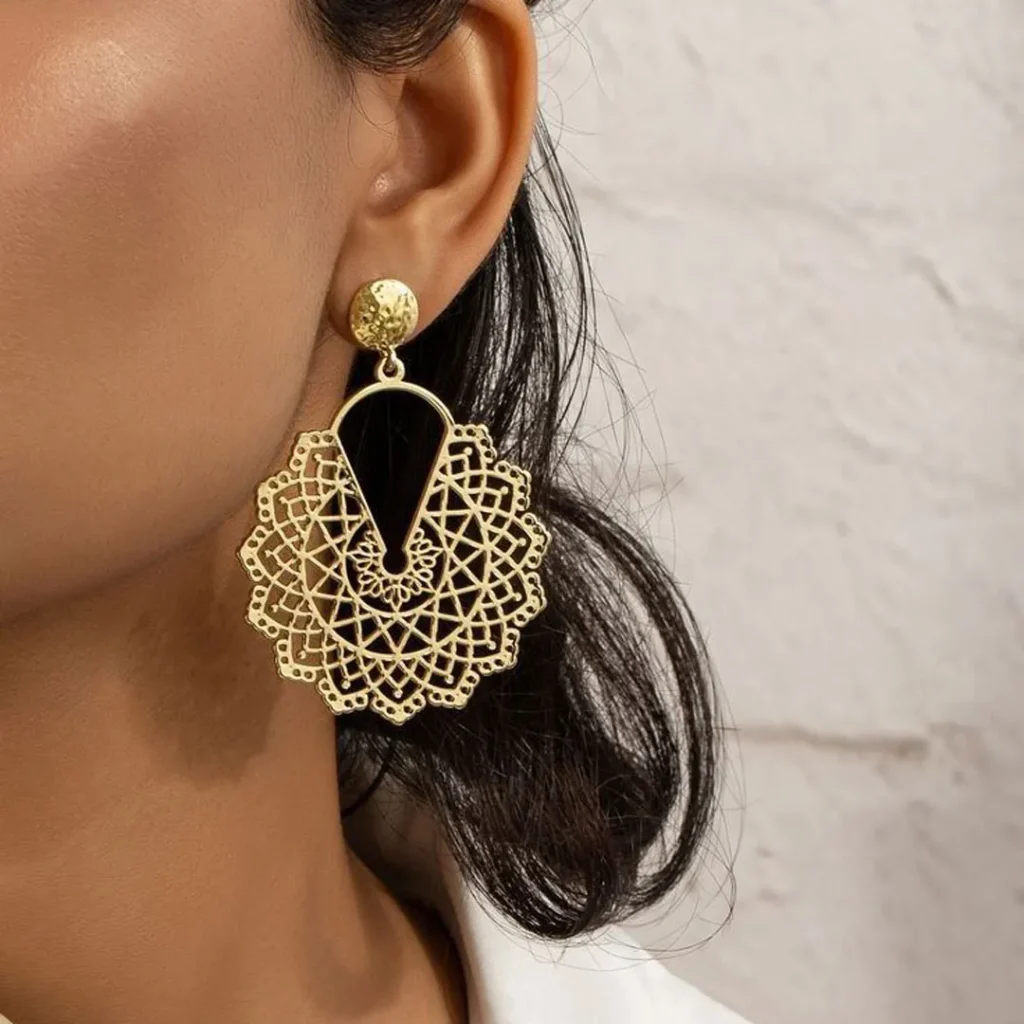 گوشواره طلا با طراحی کلاسیک خاص