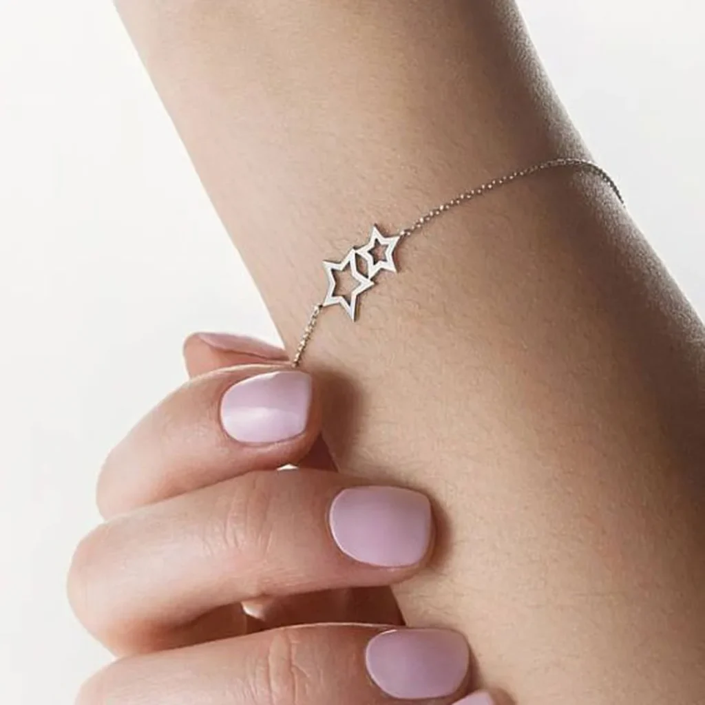 Minimal chain star design bracelet