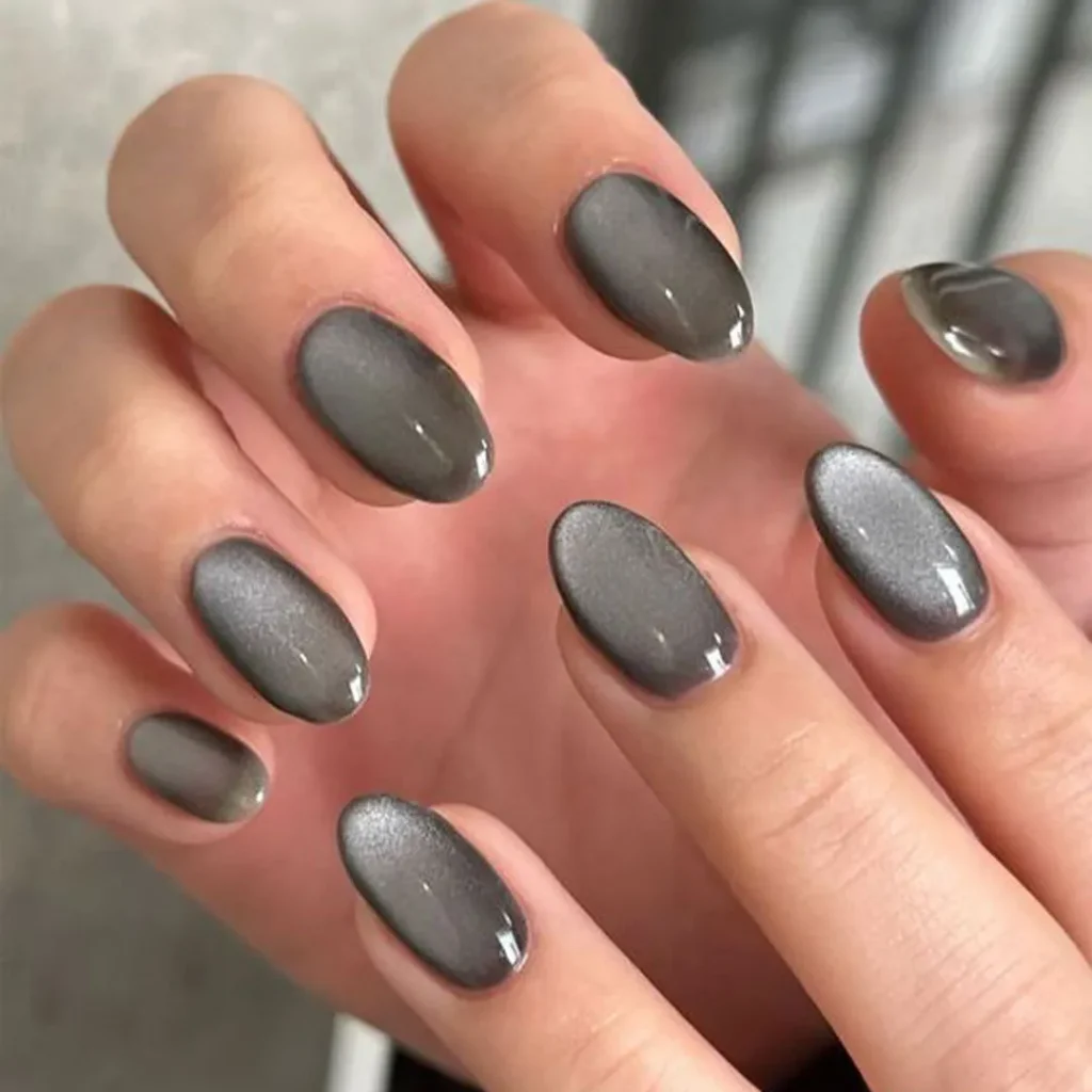 ناخن دخترانه با لاک چشم گربه ای