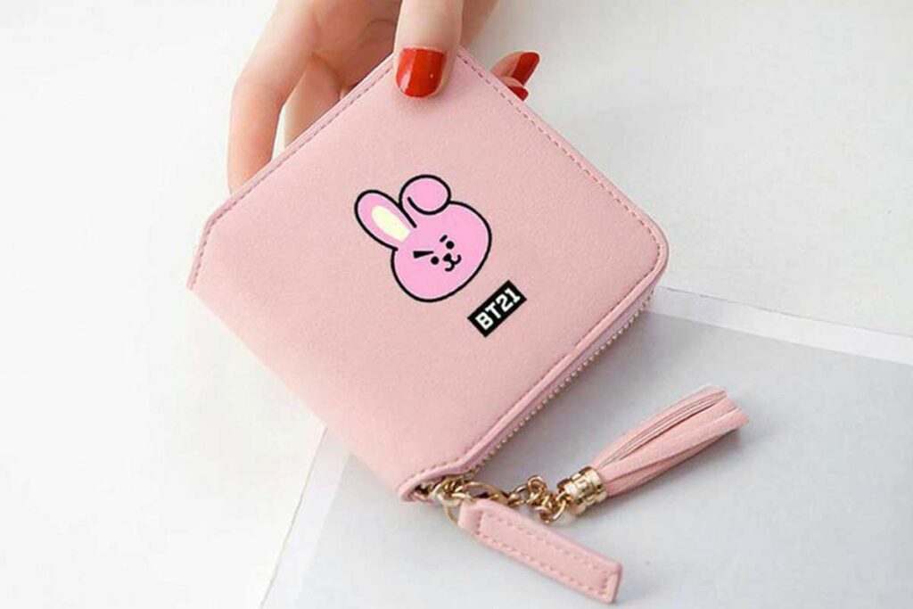 👜 کیف پول دخترانه طرح BTS: شیک، خاص و ترند ۲۰۲۶