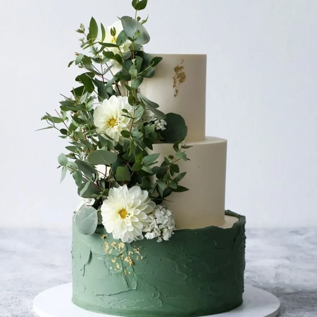 Wedding anniversary cake with natural flowers