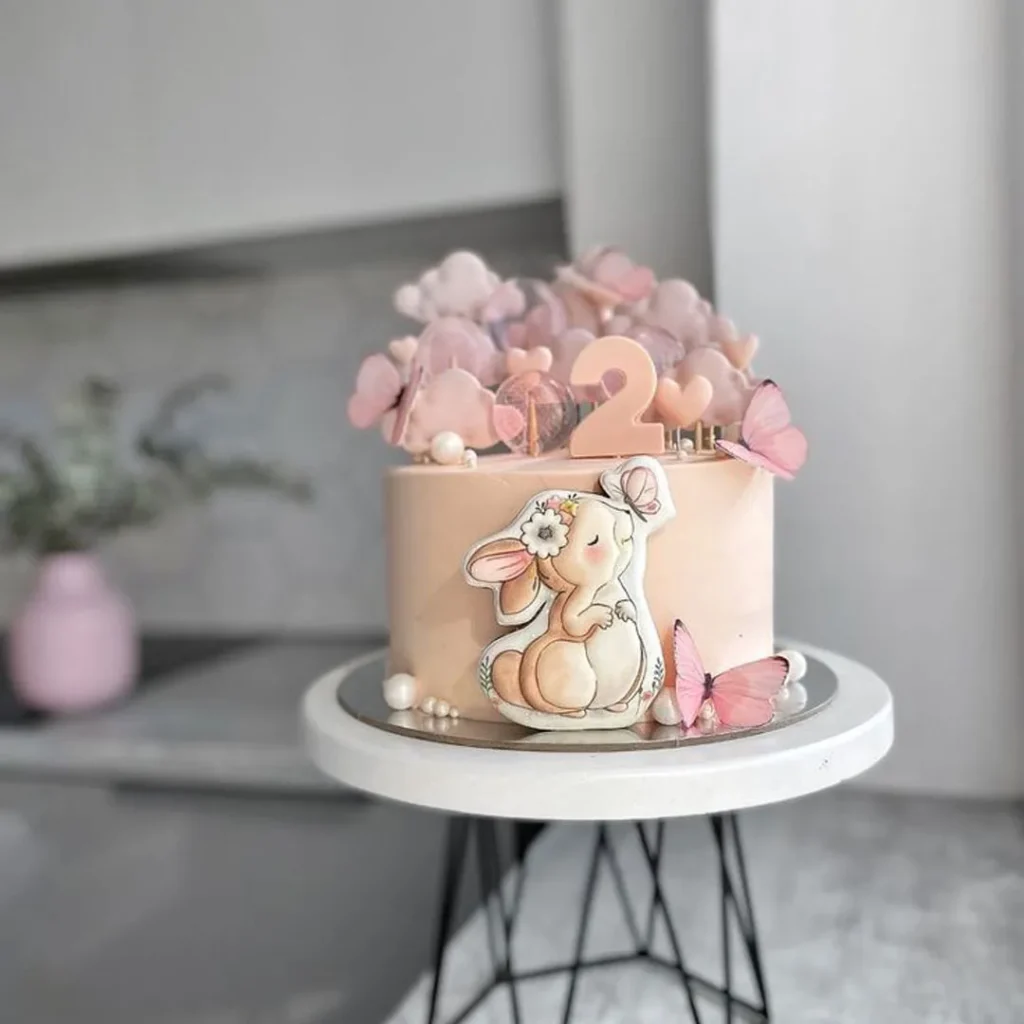   Luxury fantasy rabbit design cake
