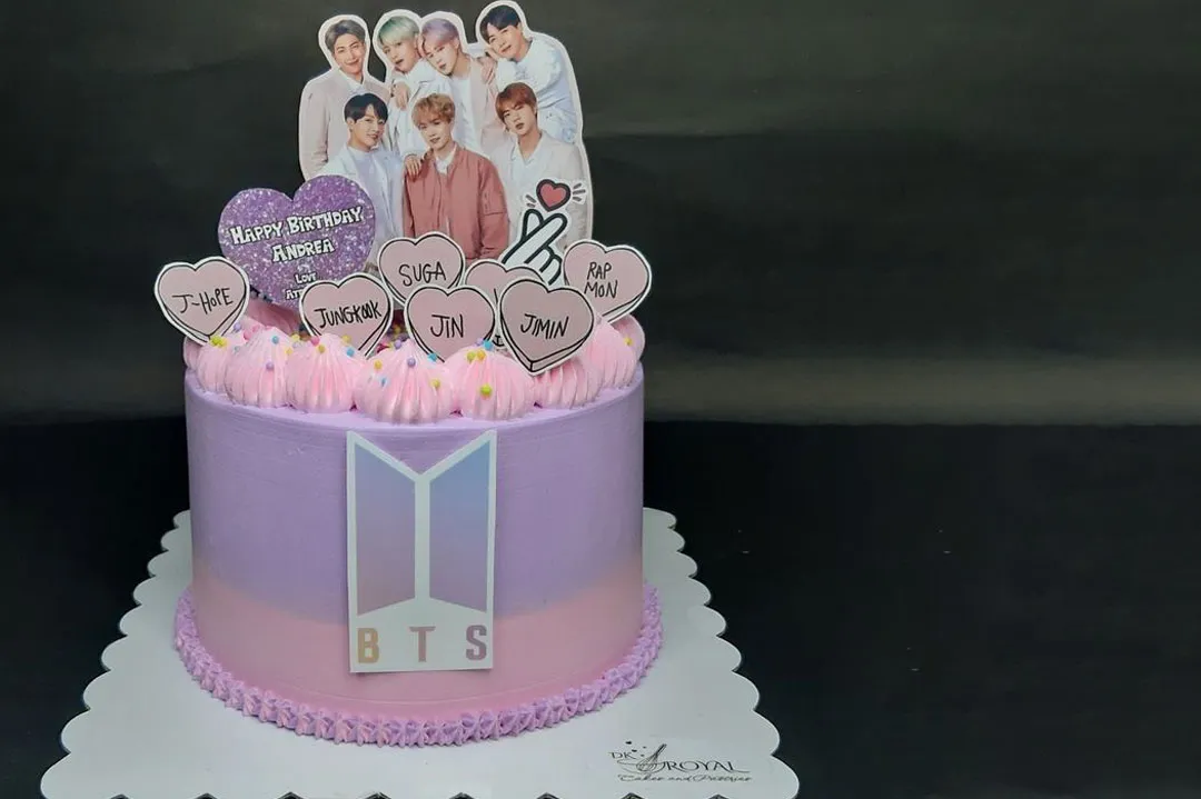 شیک ترین مدل های 2025 کیک تولد طرح گروه bts