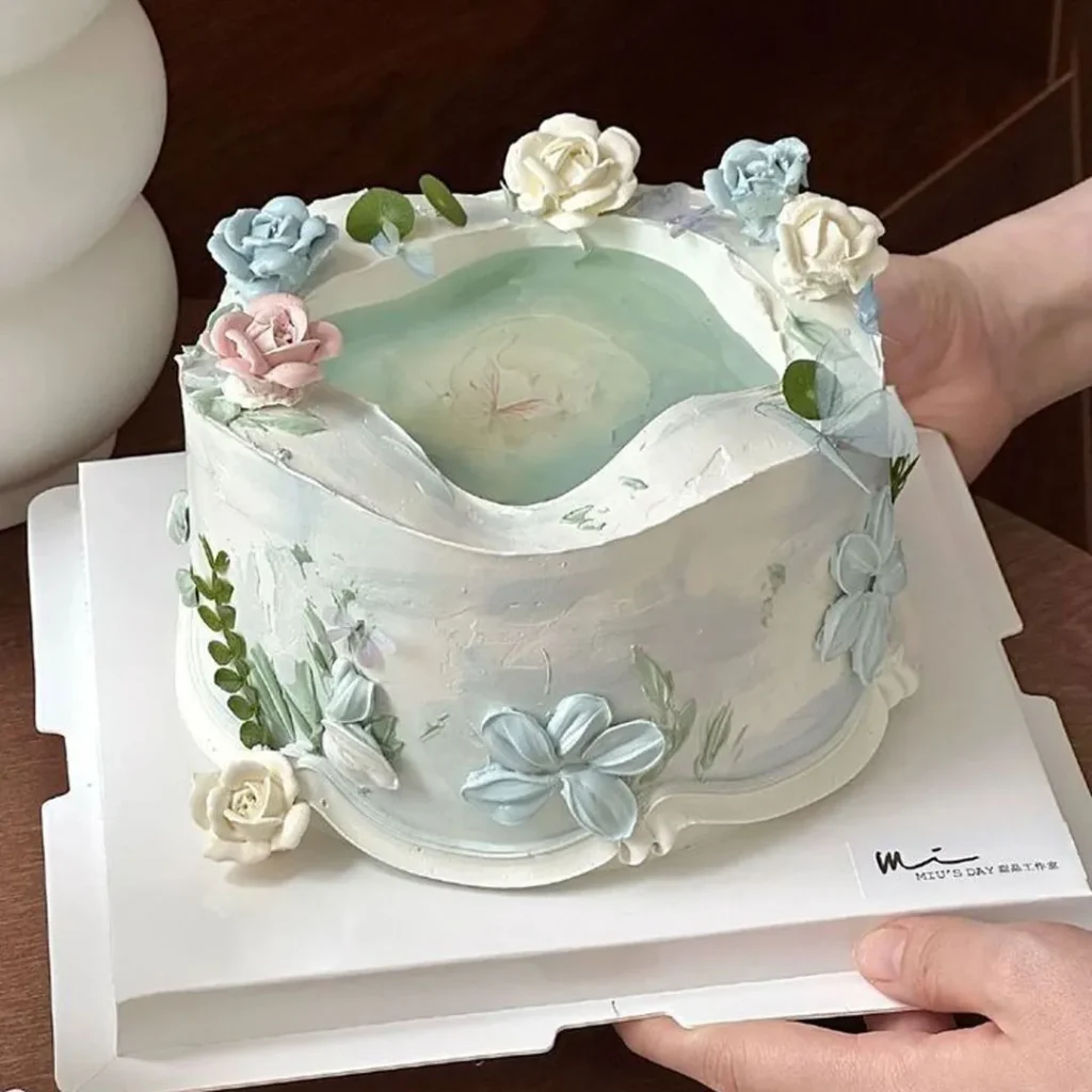   Cake with luxury cream design