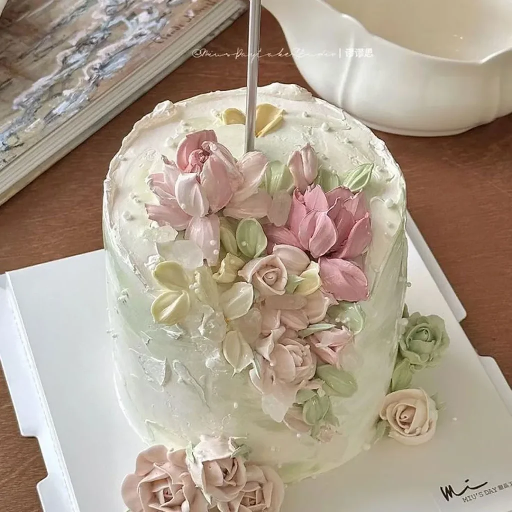   Cake with cream design