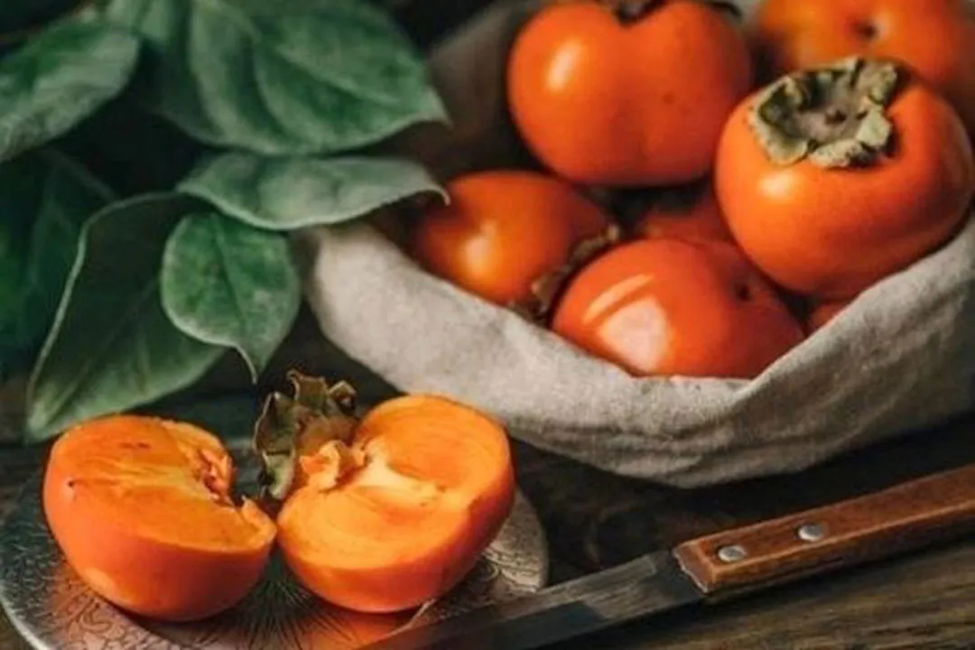 دانستنی هایی درباره فواید میوه خرمالو برای بدن