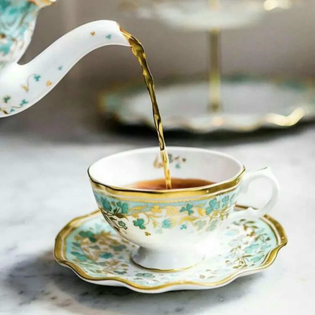  فنجان با طراحی آنتیک 