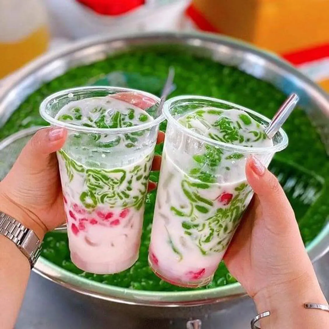 سرو نوشیدنی های خنک فانتزی