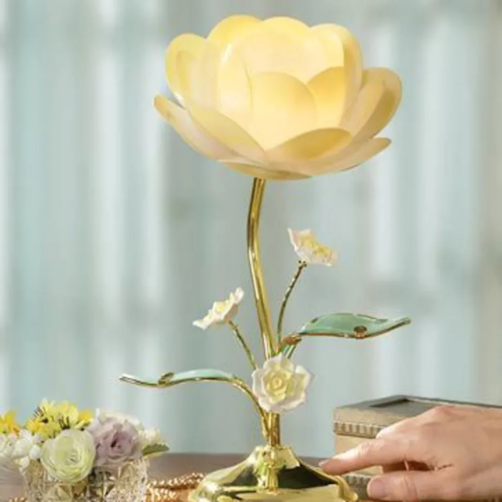 چراغ مطالعه طرح گل زیبا