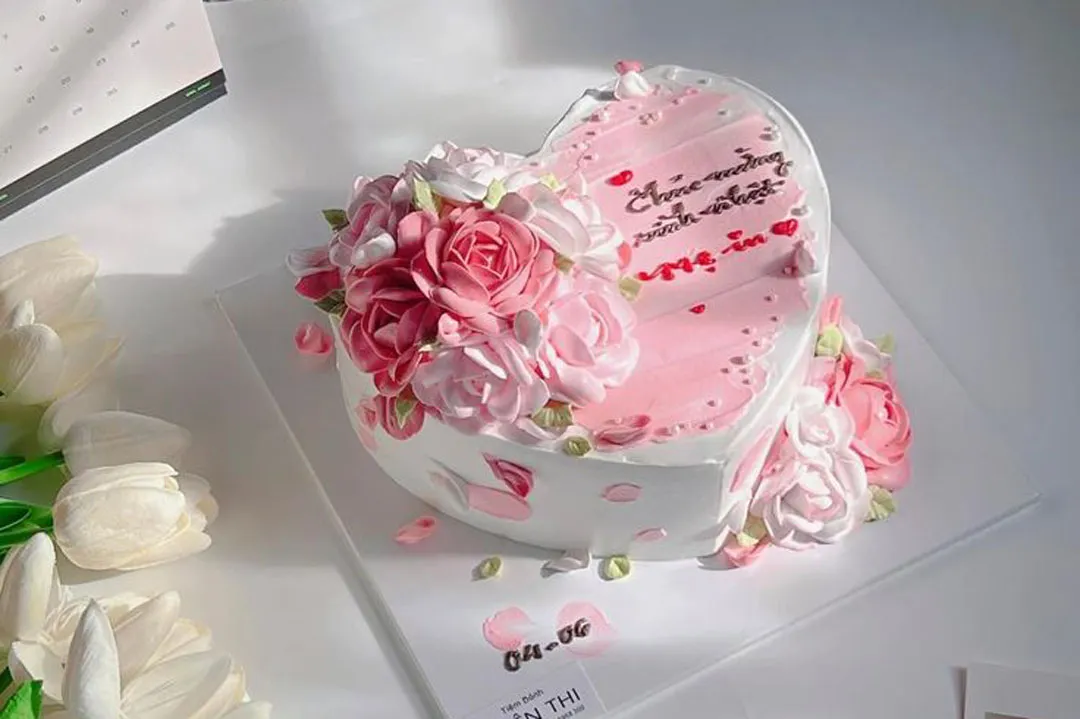 جذاب ترین و بامزه ترین مدل های کیک طرح قلب