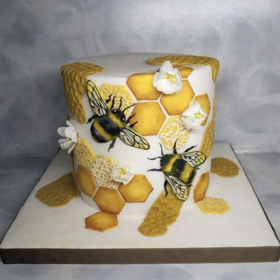  کیک زنبورعسل  جذاب