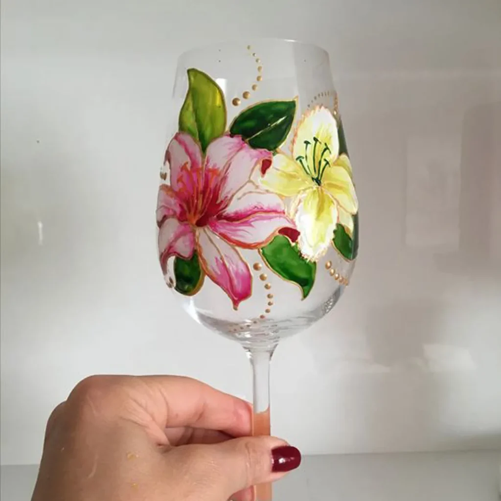 لیوان گیلاس با طراحی ویترای